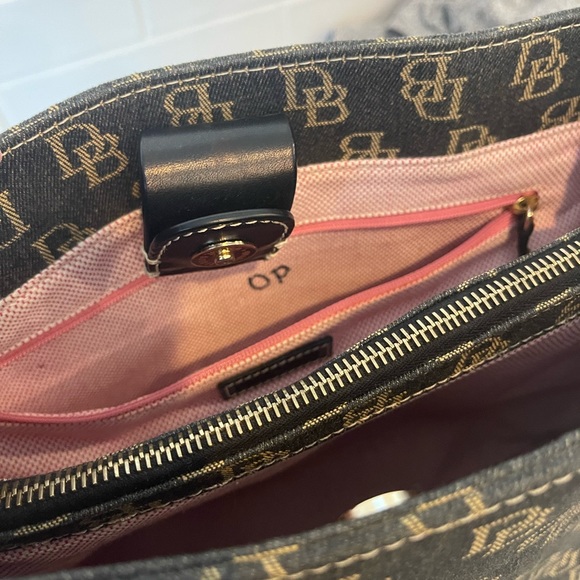Dooney and Bourke shoulder bag - Picture 5 of 14